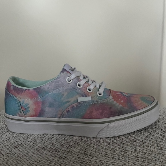 Vans Women’s Sneakers - Picture 9 of 16
